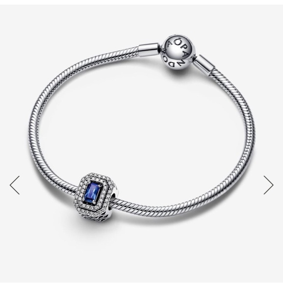 Pandora sparkling blue levelled rectangular charm - Picture 5 of 8